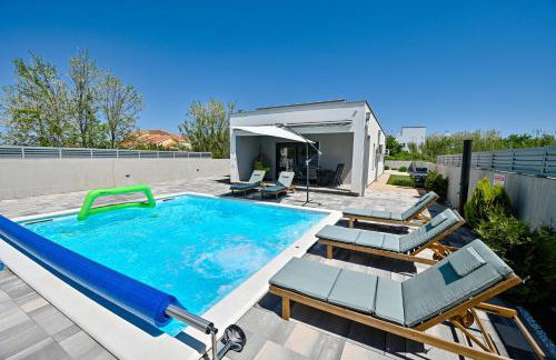 Holiday house Sara with heated pool - Photo 9