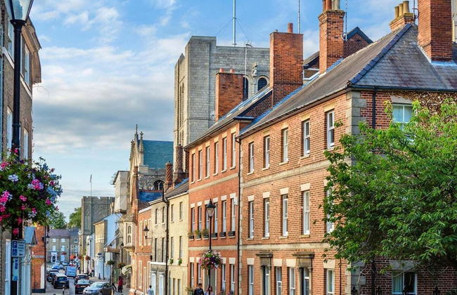 Luxurious Victorian Villa With Parking, Sleeps six - Photo 33