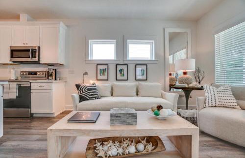 Sunny Day - Walk to beach- community pool! - Foto 10