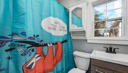 Comfy Studio with King Bed & Full Kitchen - Near Attractions - Foto 5