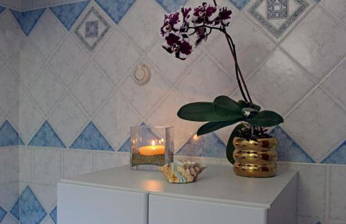 Thalia's Cottage - Cozy, Romantic Retreat with Sea & Mountain views - Photo 18