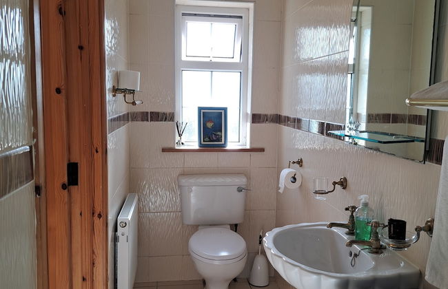 Spacious 6-bed House 10 Minutes From Knock Airport - Photo 23