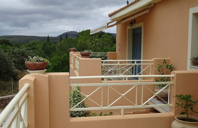 Mel's Apartments - Photo 1