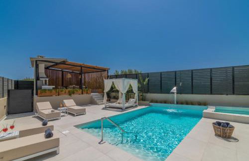 Fratelli Villa, with Heated Pool & Spa Whirlpool, By ThinkVilla - Foto 1