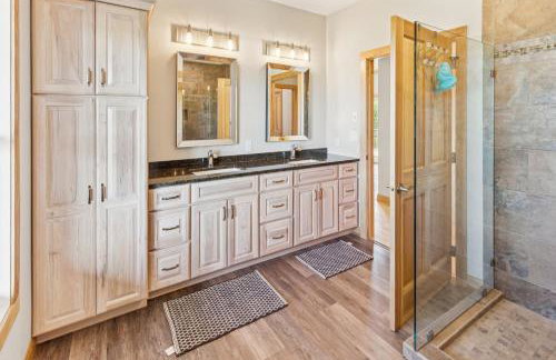 Lakeside 4BR Retreat Private, Peaceful & Scenic villa - Foto 35