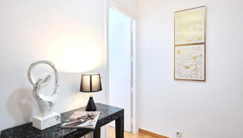 My City Home - Elegante apartamento en Chamberí - Photo 3, Lobby or reception