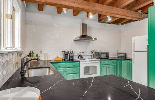 Stone Cabin on Valley View - Firepit & Hot Tub - Foto 24