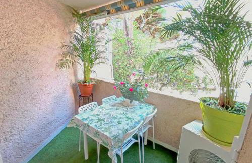 Appartement 2 pièces avec Balcon, Clim et Parking au Port de Hyères - Foto 3