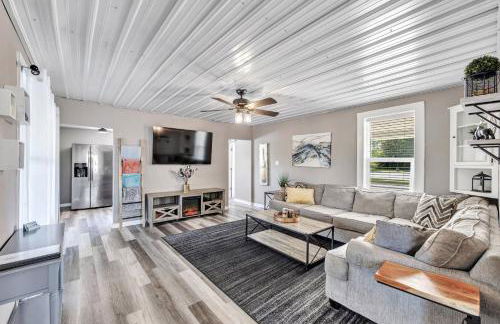 Lazy River Villa - Hottub! Fenced Yard! Fire Pit! - Foto 16