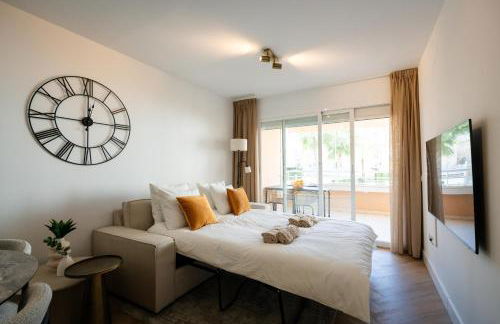 ApoloXIX between beach and harbour - Photo 14