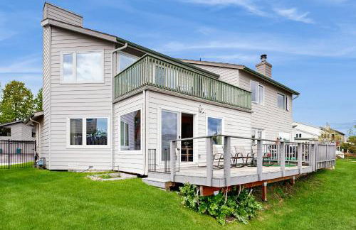 Campbell Lake Escape - Photo 4