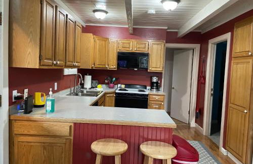 Chalet Gallery - Enjoy Two Units with this Chalet in the Heart of Alyeska - Walk almost anywhere! - Foto 24