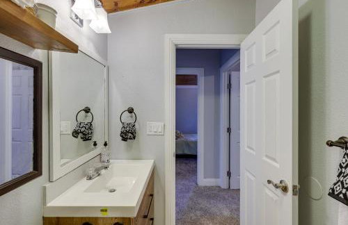 Peaceful Lower Lake Home about 5 Mi to Clear Lake! - Foto 14