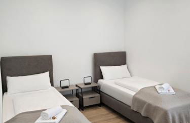 Großes Apartment mit Küche, Dusche, Badewanne, Balkon, Parkplatz vor dem Haus, schnelles Internet, ADA5 - Foto 20