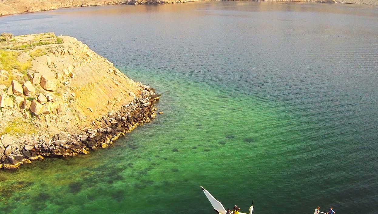 Crucero en dhow con comida por los fiordos de Musandam