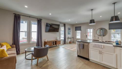 3 Bedroom Greek Revival Cottage Walk to Big House - Foto 3