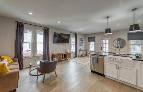 3 Bedroom Greek Revival Cottage Walk to Big House - Foto 3