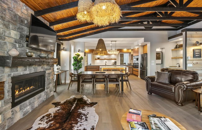 Chalet Monashee-brand New High End W/amazing Views - Photo 14