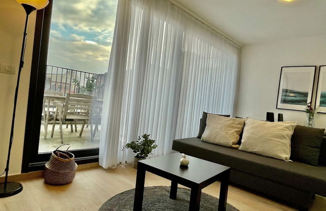 Modern 1BR Near Diamond District by Oneluxstay - Foto 10