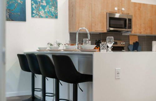 Riviere Apartments King Bed Suite & Pool & Gym & Pet Friendly & Near Epic Universe - Foto 7