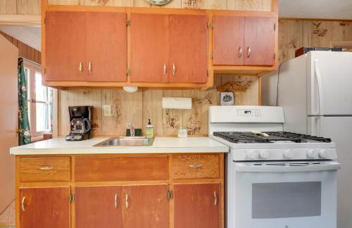 South Twin Lake Cabin with Dock, Steps to Water - Foto 4