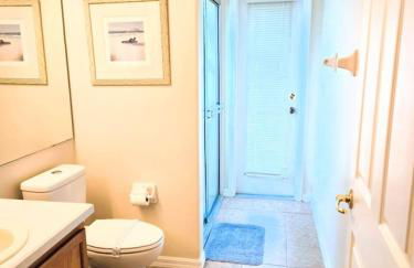 Joyful and Bright 4 Bedroom 3 Bathroom Pool Home - Foto 8