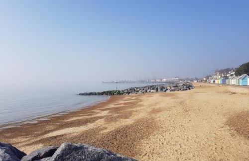 Cosy Caravan With Side Decking At Felixstowe Beach Holiday Park Ref 55012Sw - Foto 14