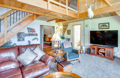 Remote Elk City Escape with Decks and Mtn Views! - Foto 10