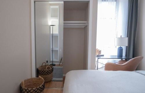 Sunlit 2BR Central Park North elevator & laundry - Foto 15