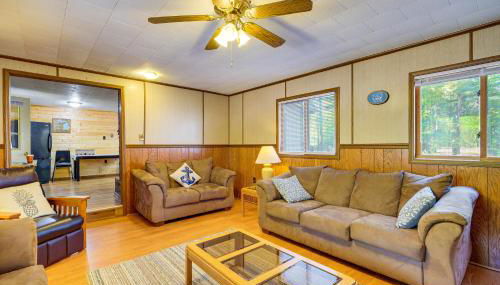 2 Blocks to Boat Ramp Higgins Lake House with Grill - Foto 4