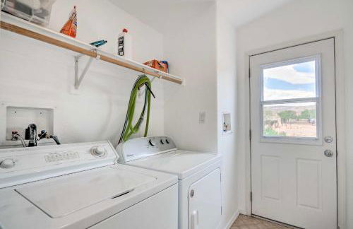 13 Mi to Lake Powell Mtn-View Home with Deck and BBQ - Foto 24