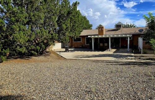 Hot Air Balloon Haven, Hot Tub, King Bed, Office, Foosball, Bball - Foto 44