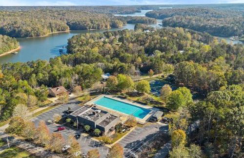 Stylish Lakehouse with Black-and-White Modern Design near Lake Hartwell, Clemson SC - Foto 44