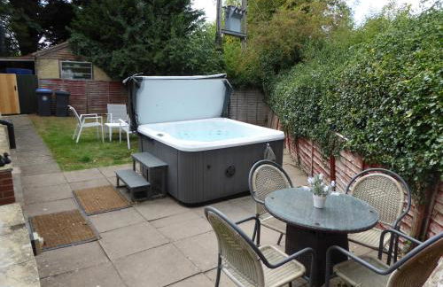Romeo Cottage - Sleeps 4 - Open Plan Barn - Private Hot Tub & Garden - Foto 9