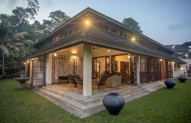 Serenity Lake Front Villa - Foto 1