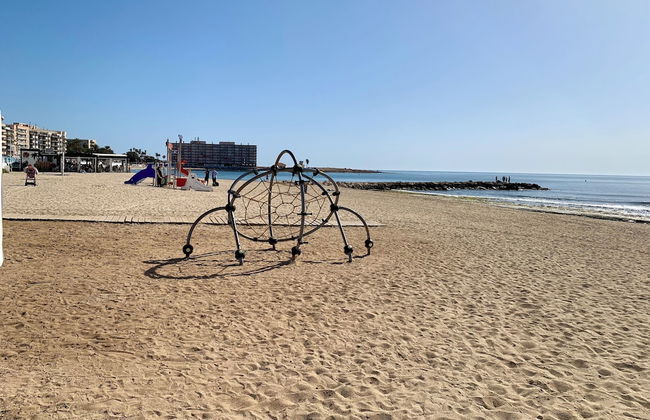 Comfortable Spacious Family House, Large Terrace and Garden, Beach and Bars - Foto 18