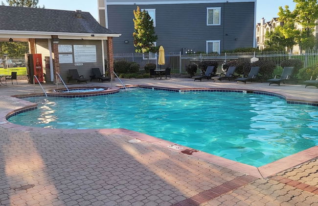 Ground Floor King Beds Pool Gym - Near Hill AFB - Foto 23