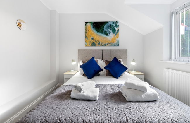 2 Bdrm Penthouse with parking Wycombe - Foto 4