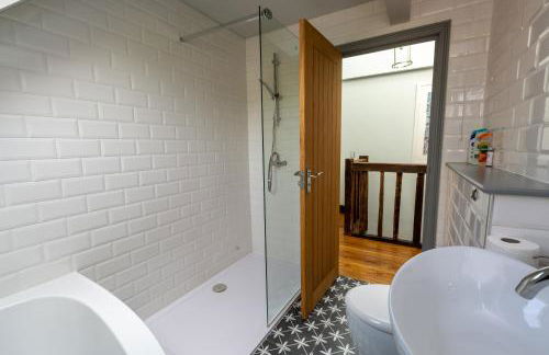 Modernised seven bedroom country house and garden with hot tub - Foto 42