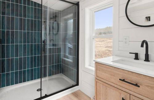 100% Renovated Stowe Village Farmhouse - Photo 13