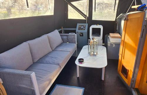 Selene Unique Luxury Houseboat Experience - Foto 12