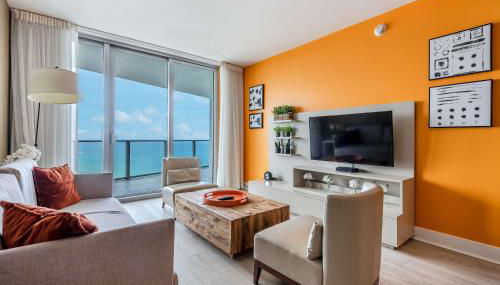 Luxury Living on the Beach with Resort Amenities - Photo 4