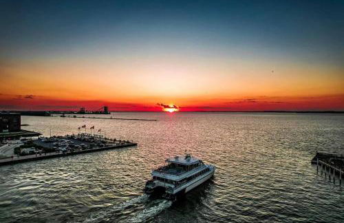 Radical 80's Getaway! A Blast From The Past! - Foto 68