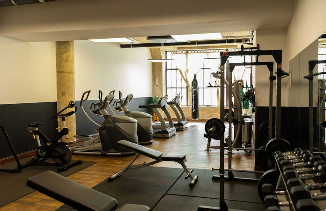 Sosuite 2BR Apt w W D Gym On-site Restaurant - Photo 35