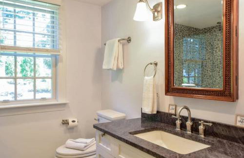 Roof Deck, Walk to Forest Beach, Fire Pit! - Foto 23