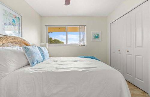 Sunset Harbor Waterfront Villa with Dock Cabana Club - Foto 24