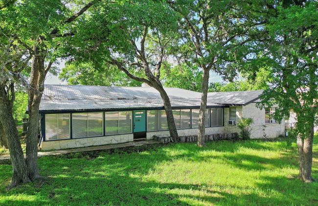 Creekside Haven with Pool and Firepit - Foto 30