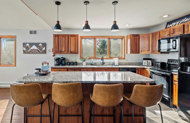 Lake View Chalet by Avantstay Lake Access + Deck - Foto 24