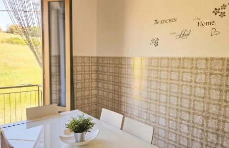 VAL D'ORCIA DELUXE 2, RAFFINATA CASA immersa nel verde con WiFi, giardino e parcheggio - Foto 13