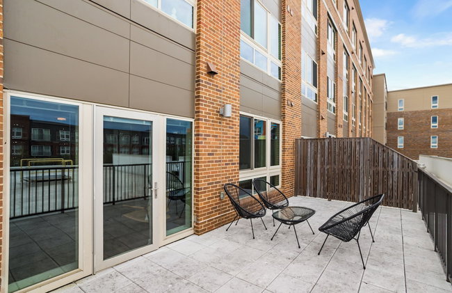 Huntington Apartments near Huntington Metro - We Host - Photo 67